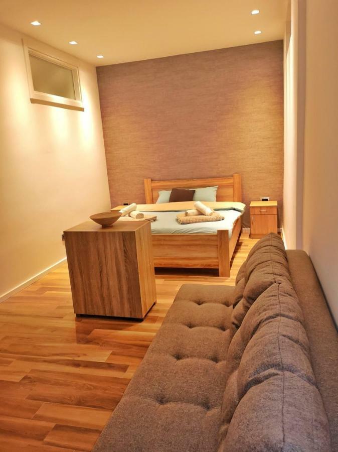 Pankov Apartment Свети Стефан Екстериор снимка